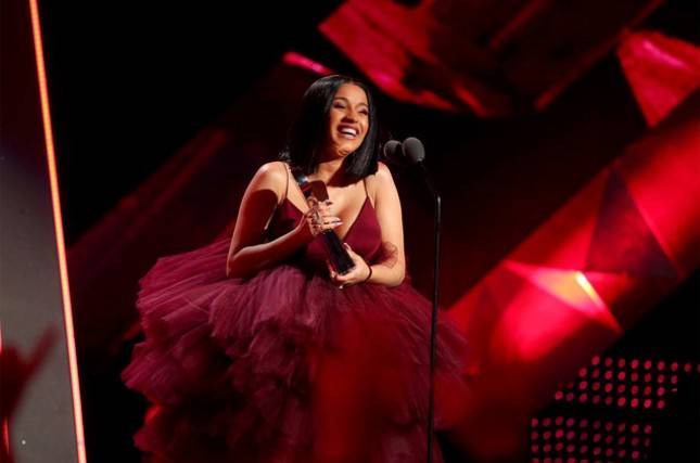Bakal Manggung di Coachella, Cardi B Tak Terima Dibayar Rp1,9 Miliar