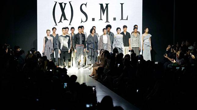 Hadir di  Plaza Indonesia Fashion Week 2018 (X)S.M.L Tampil Dengan Gaya Dressy dan Layering