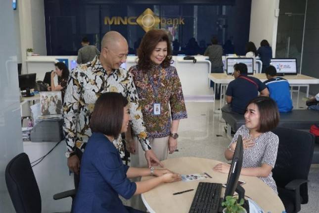 Sambut Hari Pelanggan, Manajemen MNC Bank Layani Nasabah di Cabang 