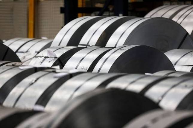 Teken Komitmen Investasi Capai USD 728 Juta, Adaro Bakal Bangun Smelter Aluminium di Kawasan Industri Hijau