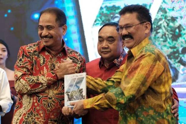 Di Rangkaian HPN, Menpar Launching Buku Jurnalisme Ramah Pariwisata