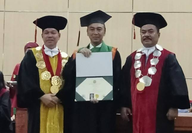 Kombes Pol Dro Sandi Nugroho SIK SH MHum Raih Gelar Wisudawan Doktoral Terbaik USU Medan