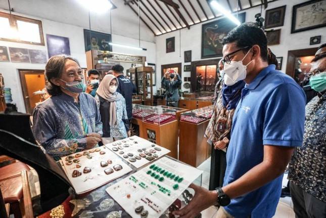 Menparekraf Ingatkan Pelaku Pengrajin Perak Untuk Tingkatkan Skill
