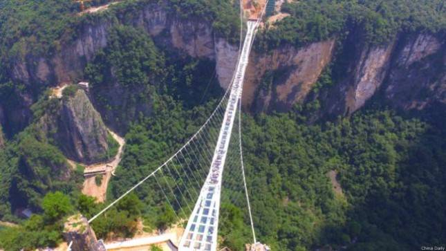 Bungee Jumping Tertinggi di Dunia Akhirnya Kembali dibuka 