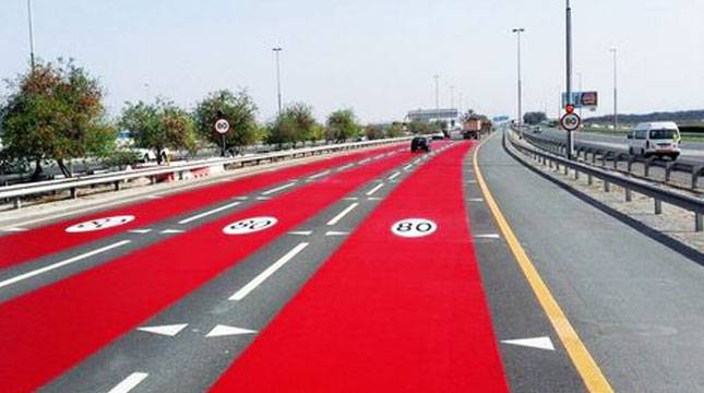 Demi Keselamatan Pengendara, Dubai Mengecat Jalan Raya Berwana Merah