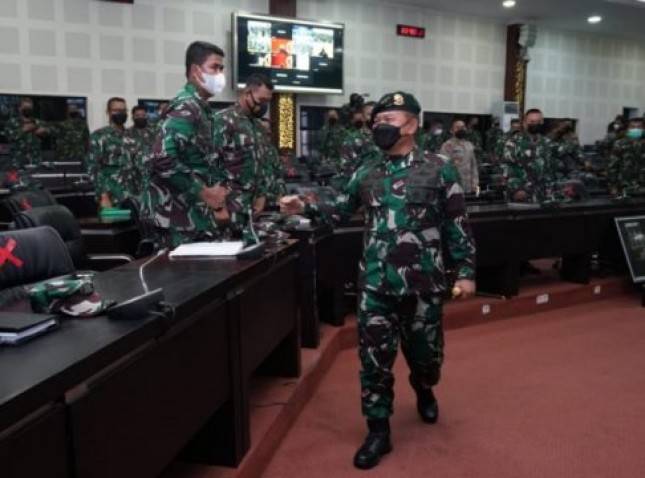 Pangkostrad Letjen TNI Dudung Berikan Pembekalan Kepada Pasis Dikreg LXI Seskoad