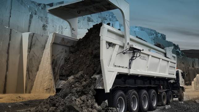 SSB Luncurkan Blade Ejector Trailer 80 TON Pertama di Indonesia
