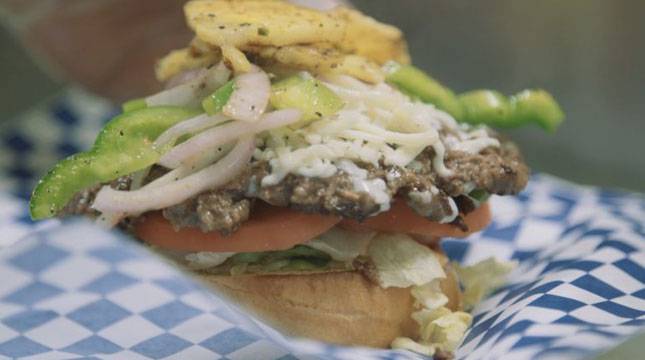 Restoran di Somalia Hadirkan Menu Burger Unta, Seperti Apa ya Rasanya?