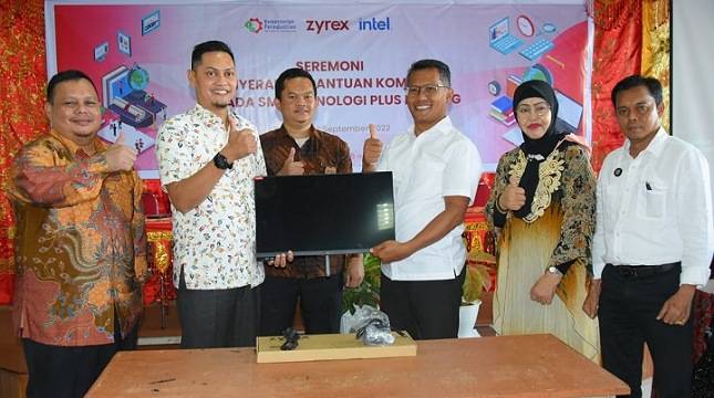 Kemenperin Berikan Bantuan Komputer Berkecepatan Tinggi untuk SMK Multimedia di Sumbar