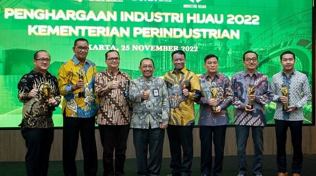 Kemenperin Berikan 128 Piala Penghargaan untuk Sejumlah Perusahaan Terapkan Industri Hijau
