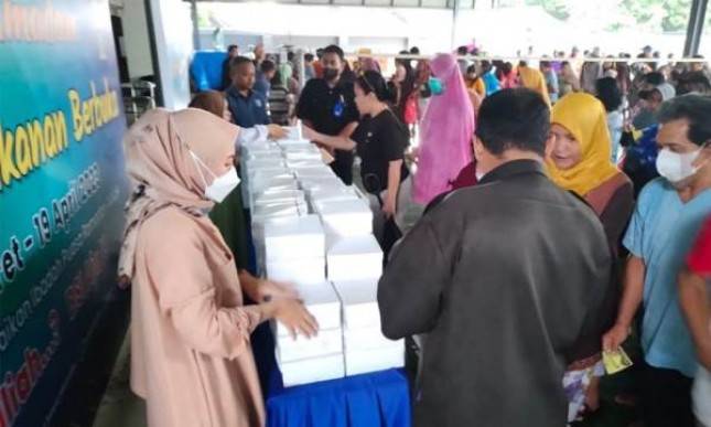 Berbagi Berkah,  Universitas BSI Bagikan 300 Nasi Box Selama Bulan Suci Ramadhan