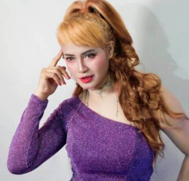 Penyanyi Milinial Velline Ayu Jatuh Cinta dengan Barbie Sejak SD