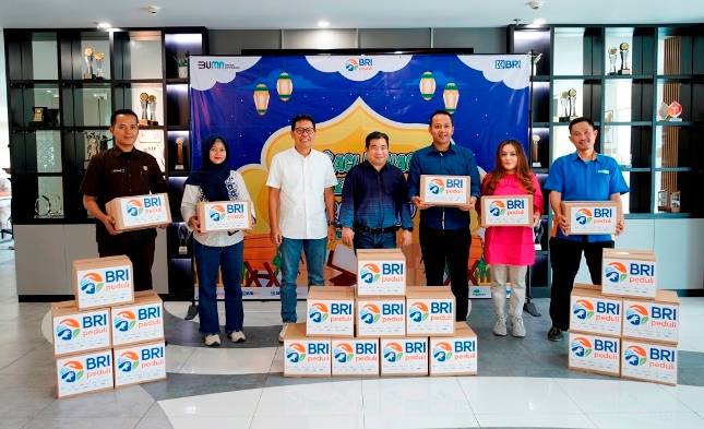 Program Berbagi Bahagia Bersama BRI Group Tebarkan Kebaikan dan Kebahagiaan Bagi Masyarakat Sekitar
