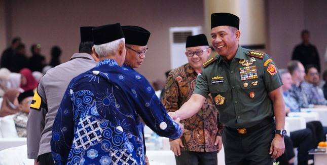 Panglima  Jenderal TNI Agus Subiyanto Hadiri  Halal Bihalal PP Muhammadiyah di UMJ
