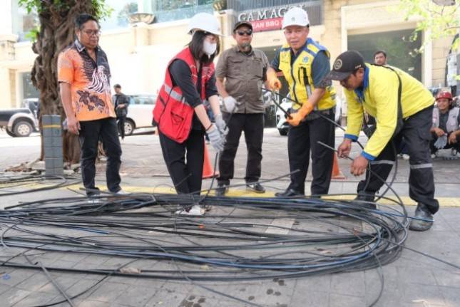 PT JIP dan Dinas Bina Marga Provinsi DKI Jakarta Kembali Relokasi  Kabel Udara di Daerah Jakarta Selatan