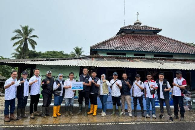 BUMN Muda Perkebunan Salurkan Bantuan untuk Korban Banjir Cikaso,  Sukabumi