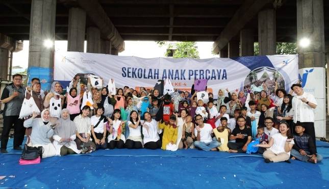 ASHTA District 8, Setali Indonesia, dan Andien Foundation Gelar Workshop Upcycle, Dari Pakaian Bekas Menjadi Tas Ramah Lingkungan