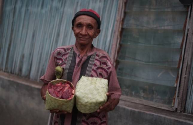 Dompet Dhuafa Tebar Kurban Di Tanah Timor, Berikan Kebahagiaan Bagi Transmigran Timor Timur