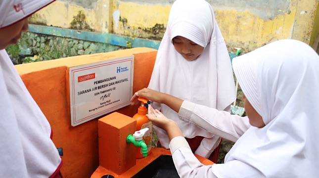 Tanamkan PHBS Sejak Dini Melalui Guardiancares, Guardian Indonesia Sediakan Sanitasi Layak di 12 Sekolah Indonesia