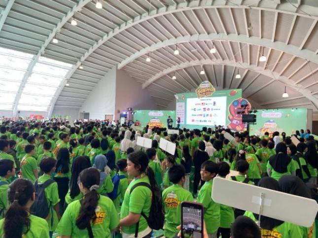 Mischka & Devon Temani 810 Ilmuwan Cilik Jelajah Sains di Gramedia Science Day 2025 Jakarta
