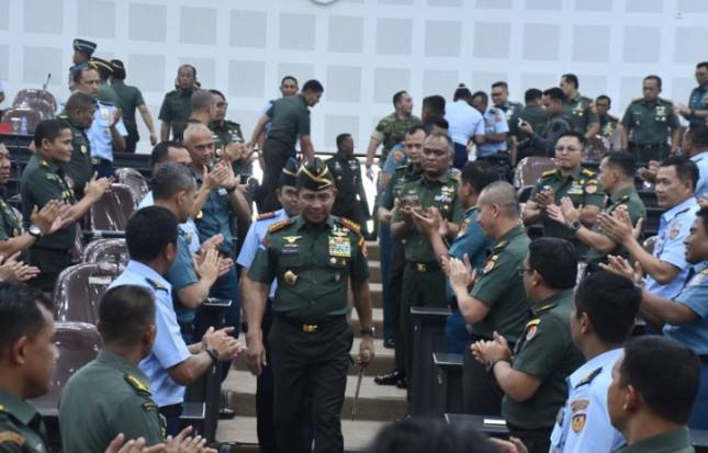 Panglima TNI Bekali 111 Pasis Sesko TNI dengan Wawasan Strategis dan Kepemimpinan Modern