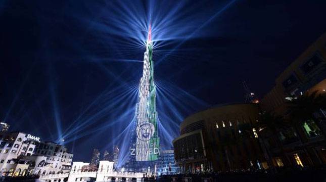 Hingga 6 Januari 2018, Dubai Suguhkan Pertunjukan Laser Termegah dari Burj Khalifa