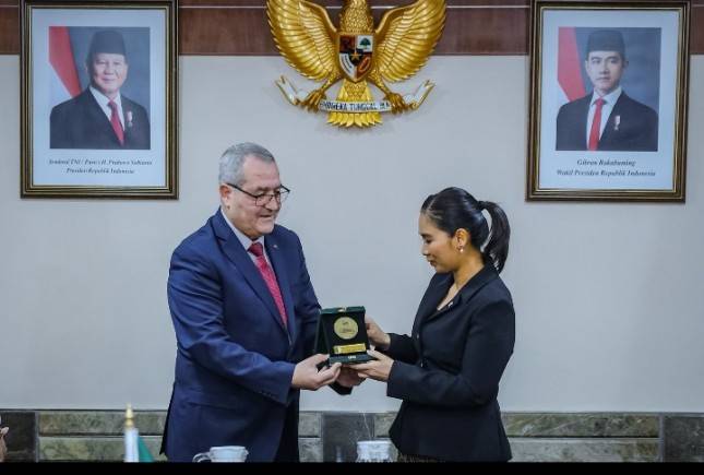 Indonesia dan Aljazair Buka Peluang Kerja Sama Wisata Religi dan Alam