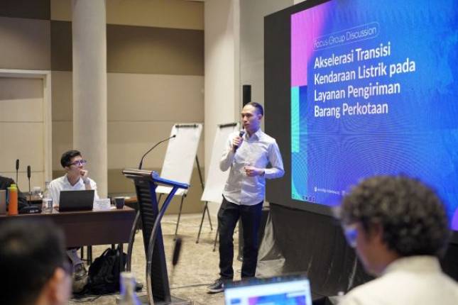  Elektrifikasi Logistik Perkotaan: ITDP Dialog dengan J&T-SiCepat, Standarisasi Baterai Jadi Kunci Transisi EV