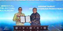 Penandatanganan Perjanjian Kerja Sama (PKS) Kementerian Pariwisata dengan Direktorat Jenderal Kekayaan Intelektual (DJKI) Kementerian Hukum (Kemenkum), di Graha Pengayoman Jakarta, Kamis (2/7/2026).