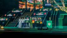 Dari kiri: Juara 2 Kodam V Brawijaya, Panglima TNI Jenderal TNI Agus Subiyanto, S.E., M.Si., Juara 1 Kodam XVII Cendrawasih di ajang Piala Panglima TNI Esports Championship 2026.