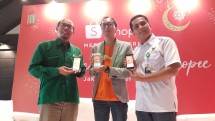 Shopee menggandeng BAZNAZ dan Dompet Dhuafa untuk kampanye #MemberiDariHati Shopee. (Dina Astria/Industry.co.id)