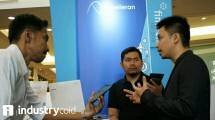 Andri Madian, Chief Marketing Officer Akseleran (kanan)