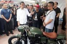 Presiden Jokowi kunjungi Bursa otomotif Tumplek Blek Kemayoran (Foto Dok Industry.co.id)