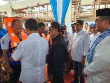 Sumbang 1.400 Jaket Pelampung, IKA ITS Peduli Keselamatan Pelayaran Rakyat 