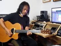 Gitaris Dewa Budjana Tak Ada Kesulitan Menggarap Album Religi Lintas Agama 