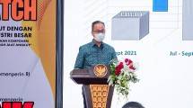 Menteri Perindustrian Agus Gumiwang Kartasasmita