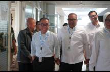 Menteri Pendidikan Tinggi, Sains, dan Teknologi, Prof. Brian Yuliarto saat melakukan peninjauan hari pertama pelaksanaan UTBK-SNBT di Universitas Negeri Jakarta (UNJ), pada Selasa, 21 April 2026.