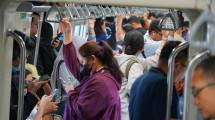 Penumpang LRT Jabodetabek